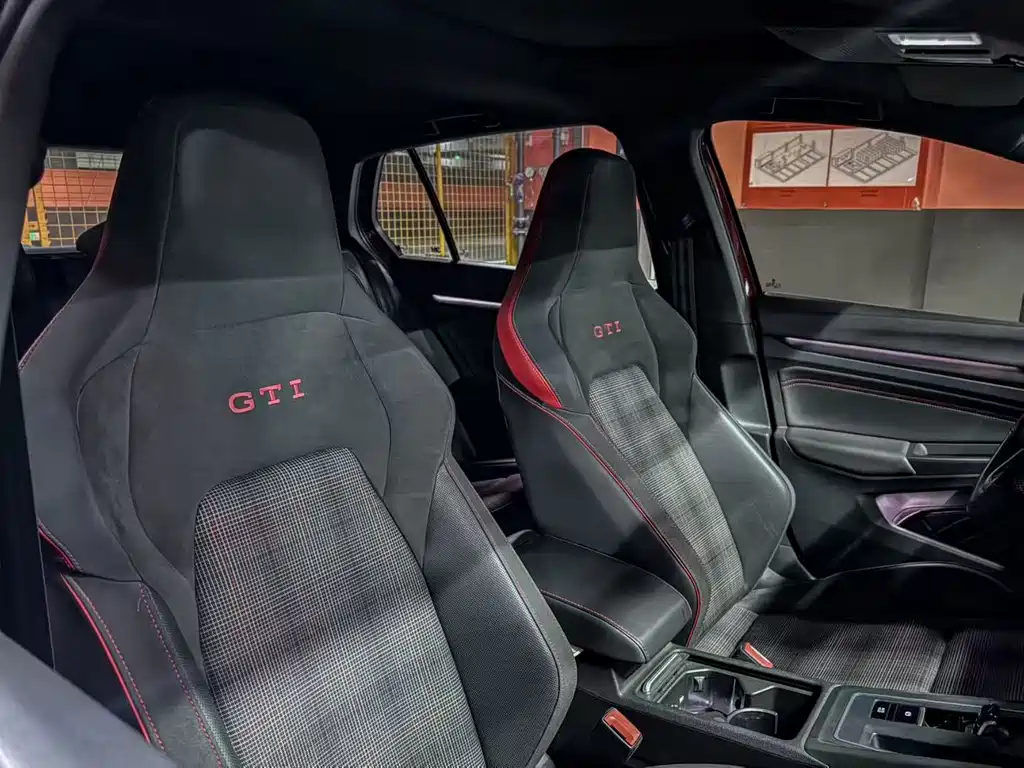 Volkswagen Golf GTI 2021