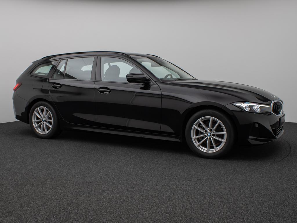 BMW 318 2022