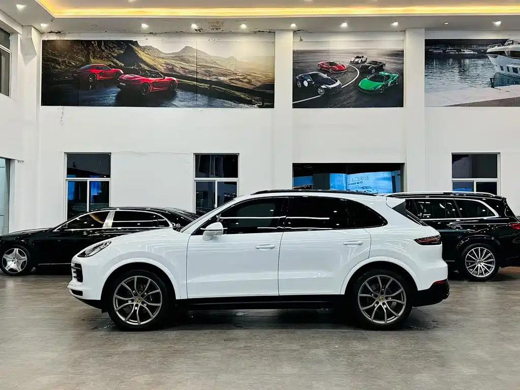 Porsche Cayenne 2022