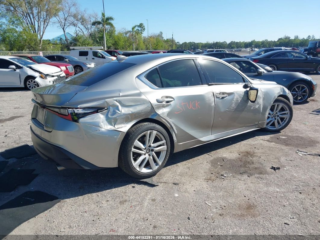 Lexus IS 300 2021