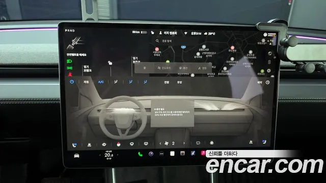 Tesla Model Y 2025