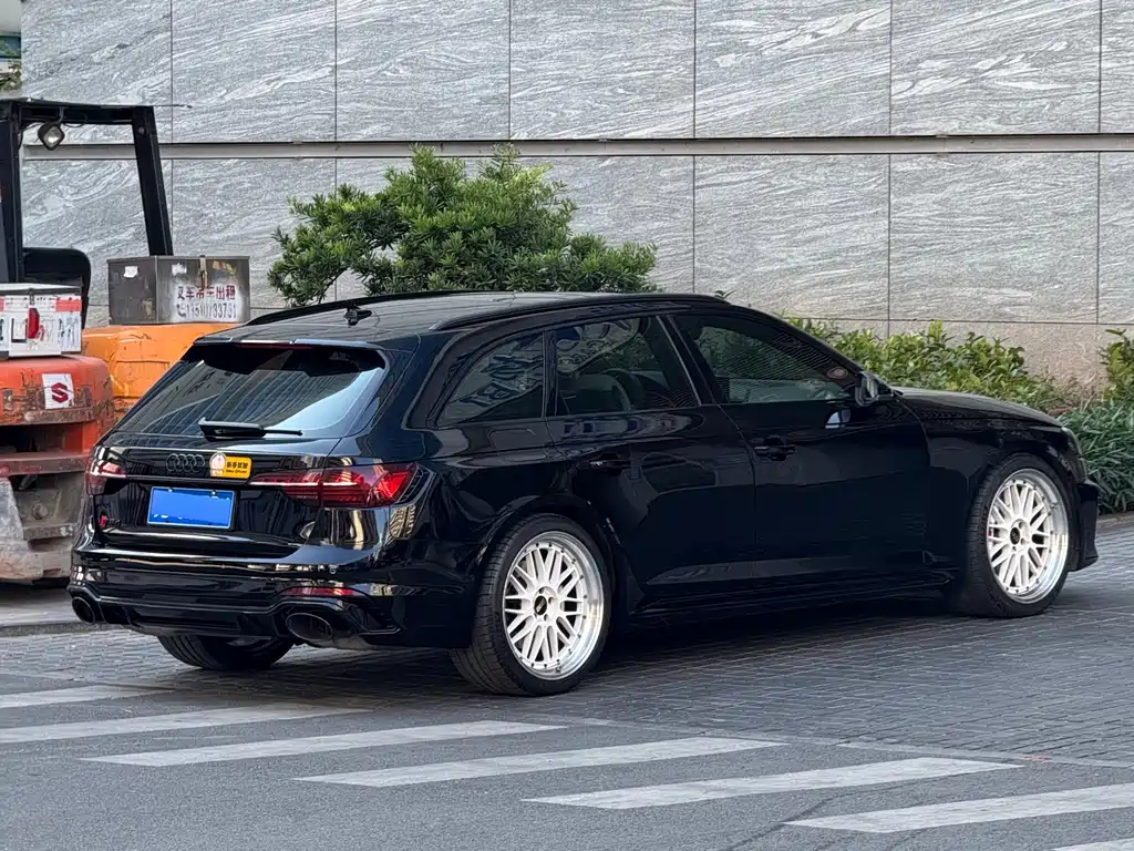 Audi RS 4 2021