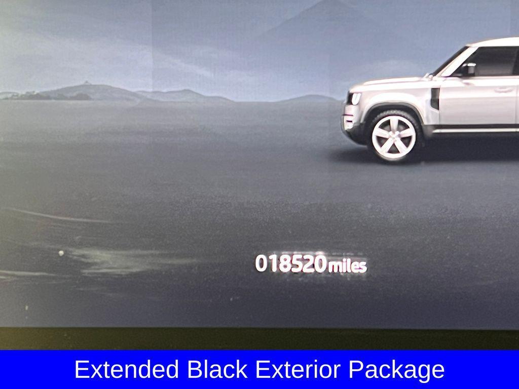 Land Rover Defender 2024
