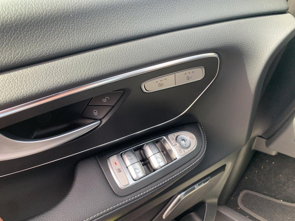 Mercedes-Benz V 300 2023