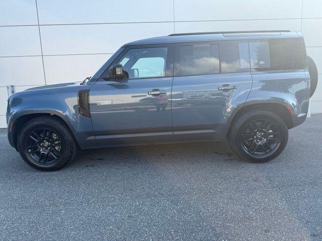 Land Rover Defender 2023
