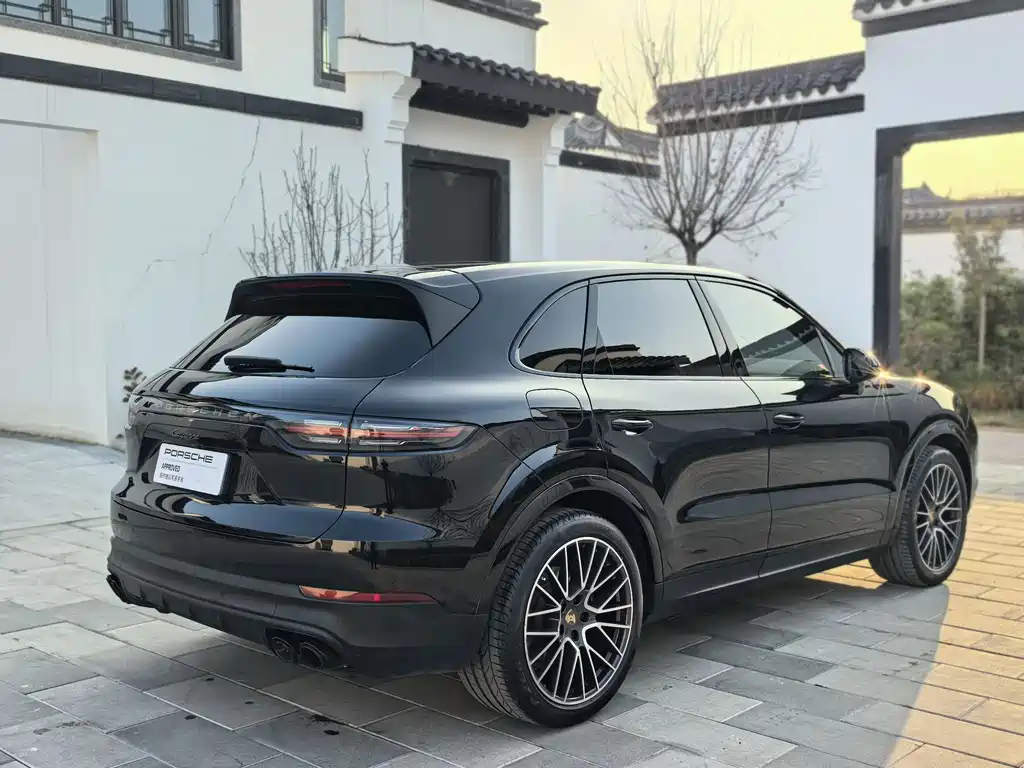 Porsche Cayenne 2023