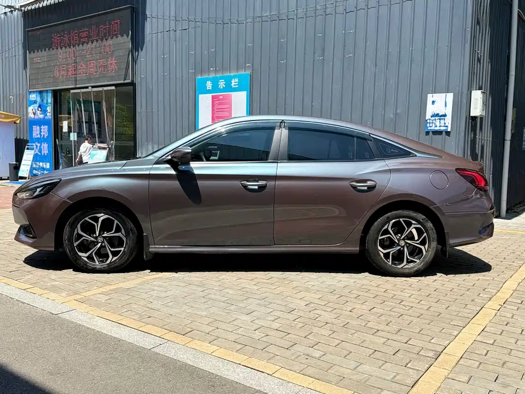 MG MG5 2022