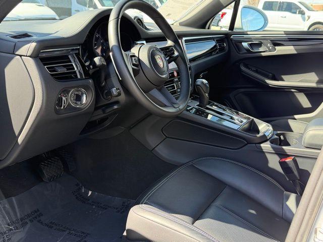 Porsche Macan 2025