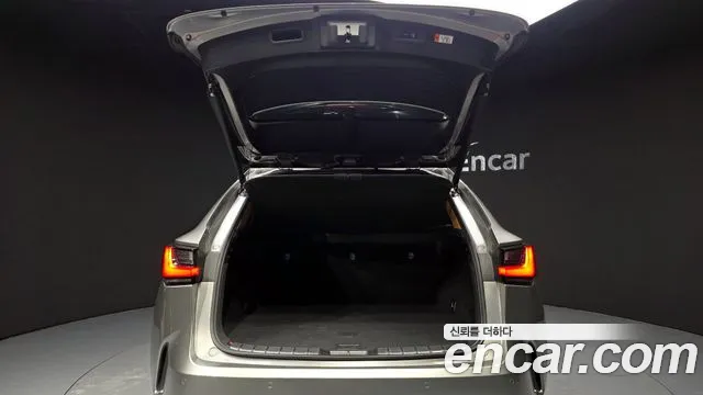 Lexus NX 2024