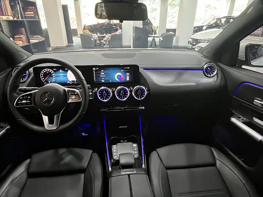 Mercedes-Benz GLA 2023