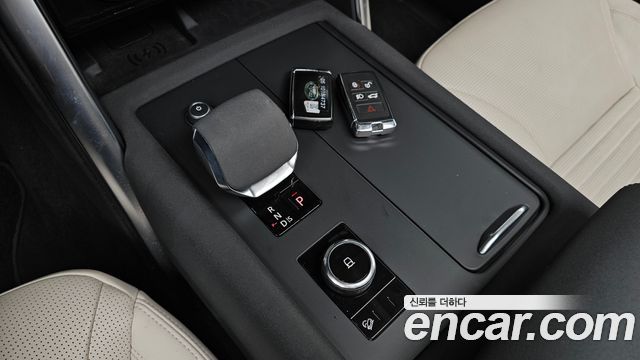 Land Rover Discovery 2023