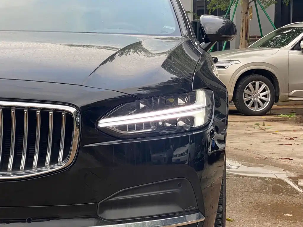 Volvo S90 2023
