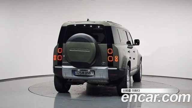Land Rover Defender 2023