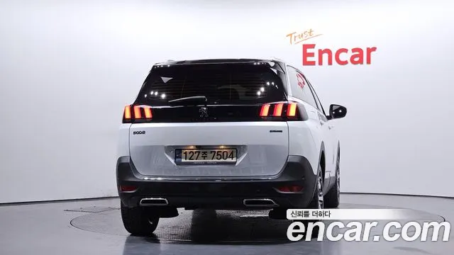 Peugeot 5008 2021