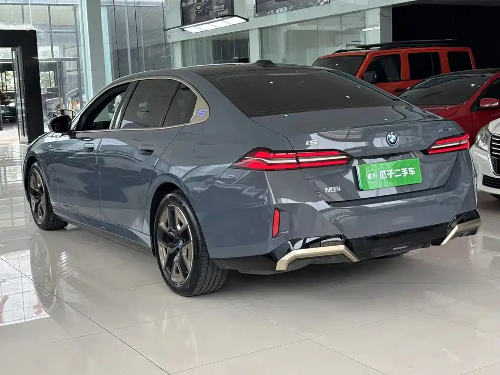 BMW i5 2024
