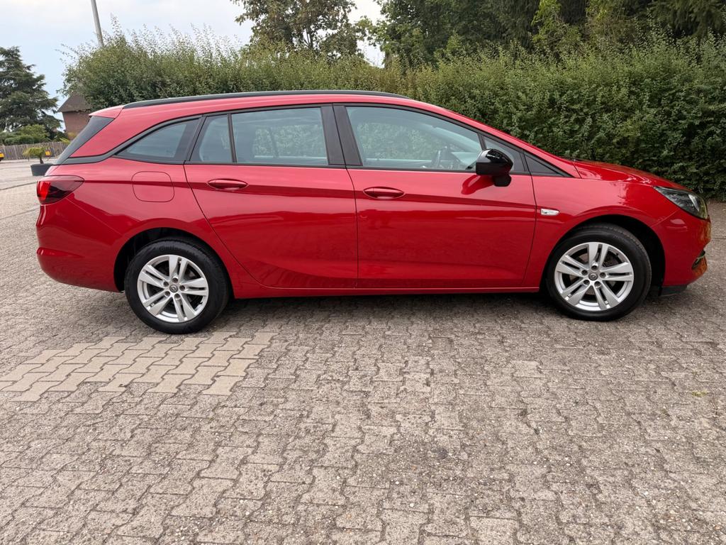 Opel Astra 2021