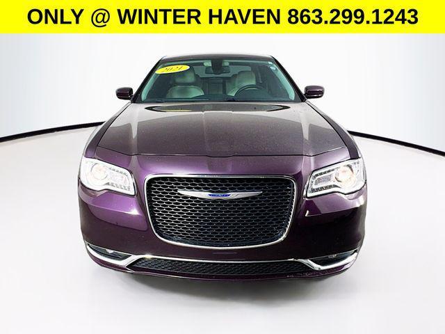Chrysler 300 2021