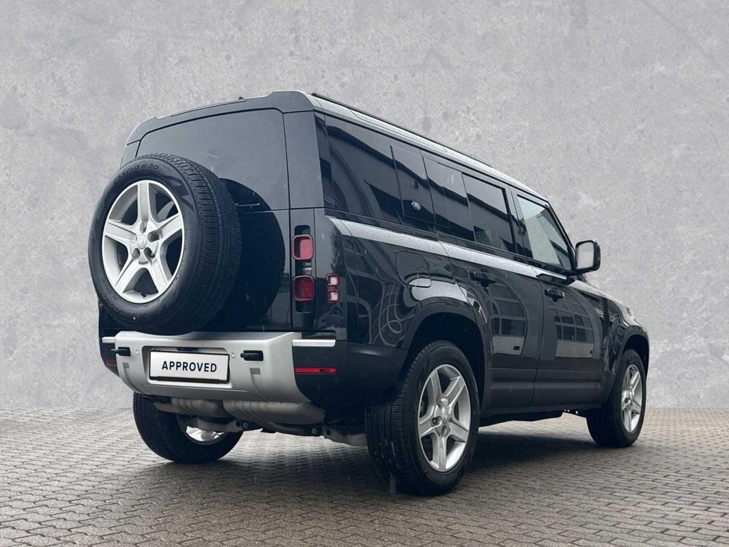 Land Rover Defender 2024