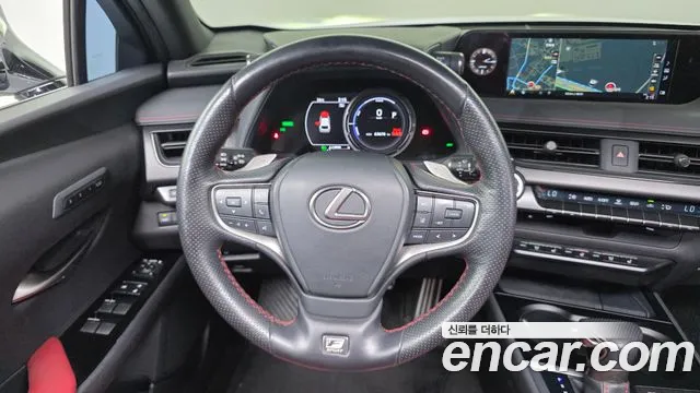 Lexus UX 2021