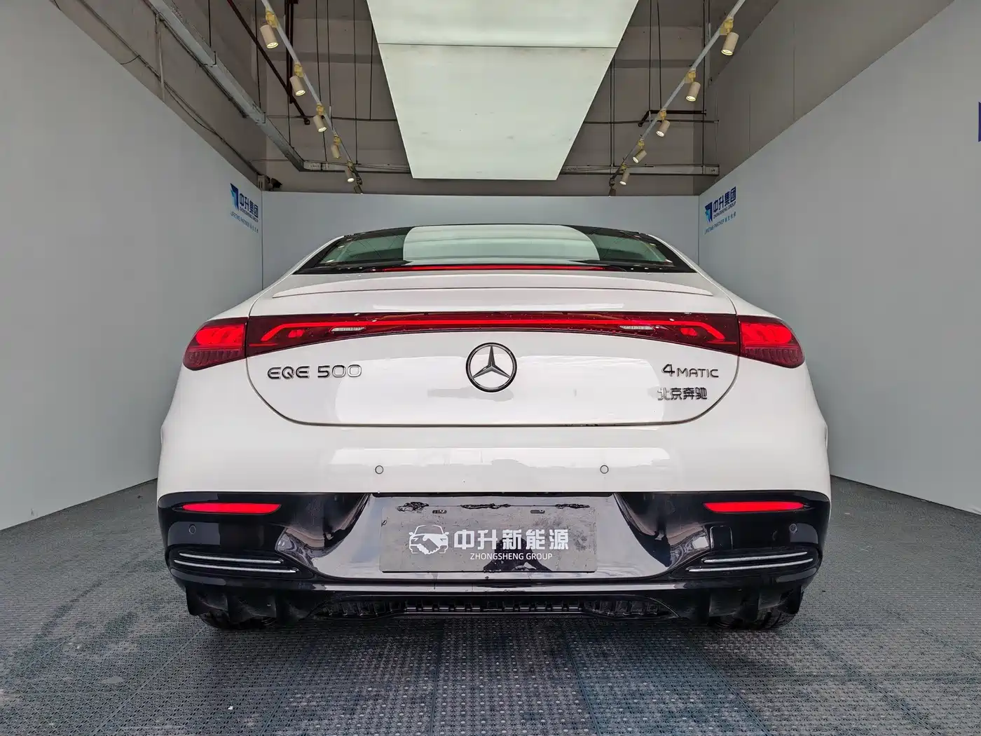 Mercedes-Benz EQE 2025