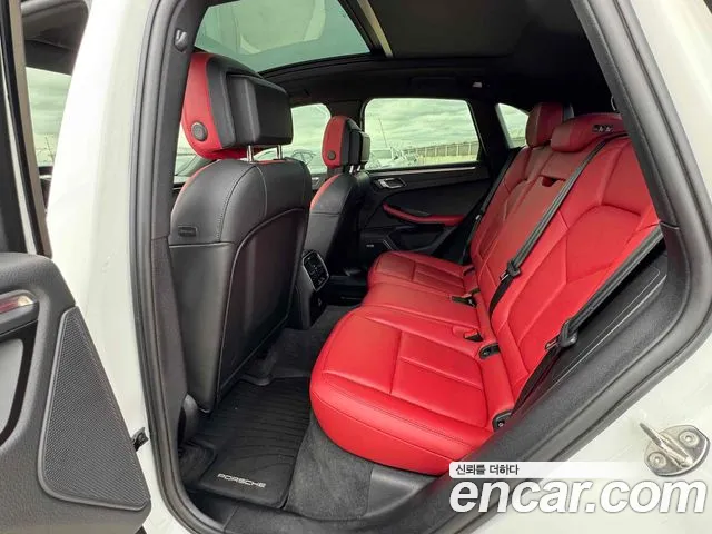 Porsche Macan 2021