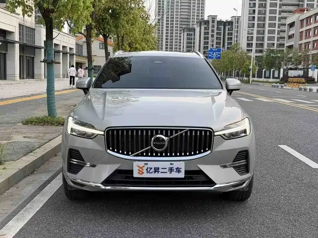 Volvo XC60 2025