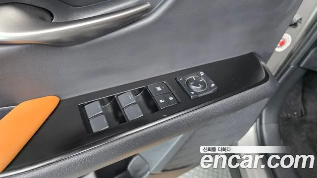 Lexus UX 2021