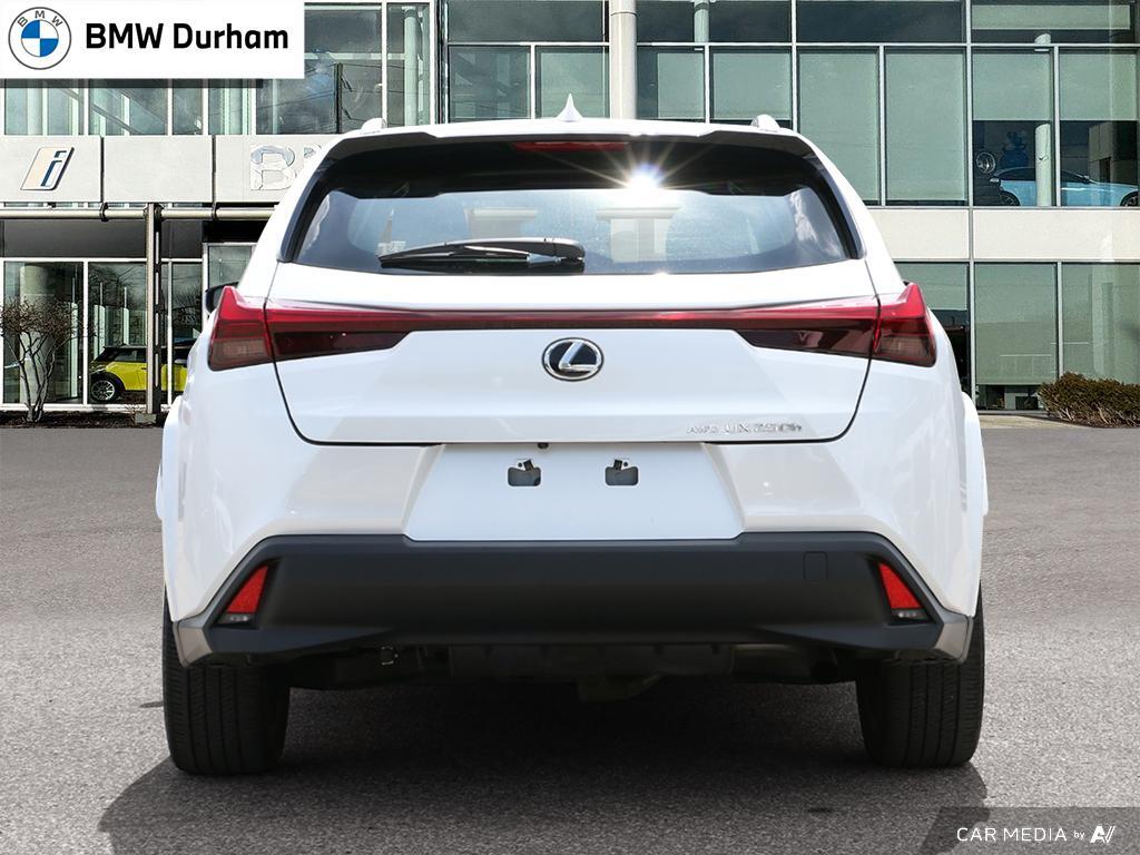 Lexus UX 2024
