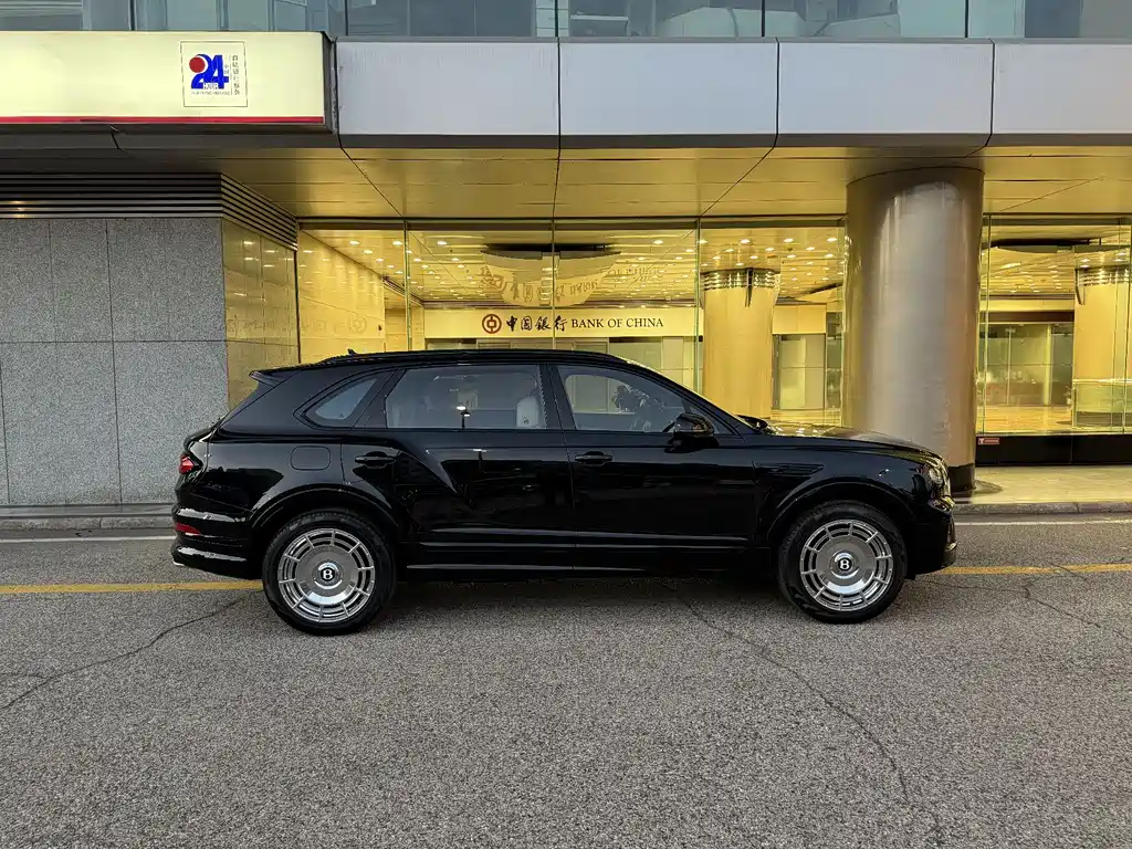Bentley Bentayga 2023