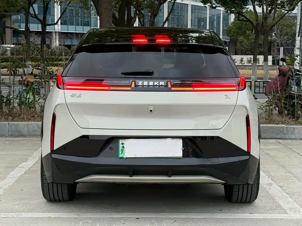 Zeekr X 2025