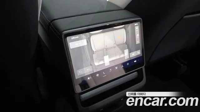 Tesla Model Y 2025
