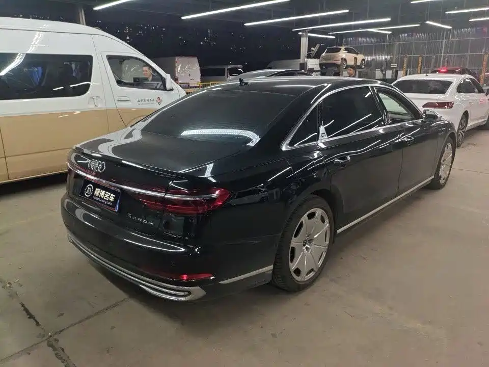 Audi A8 2024