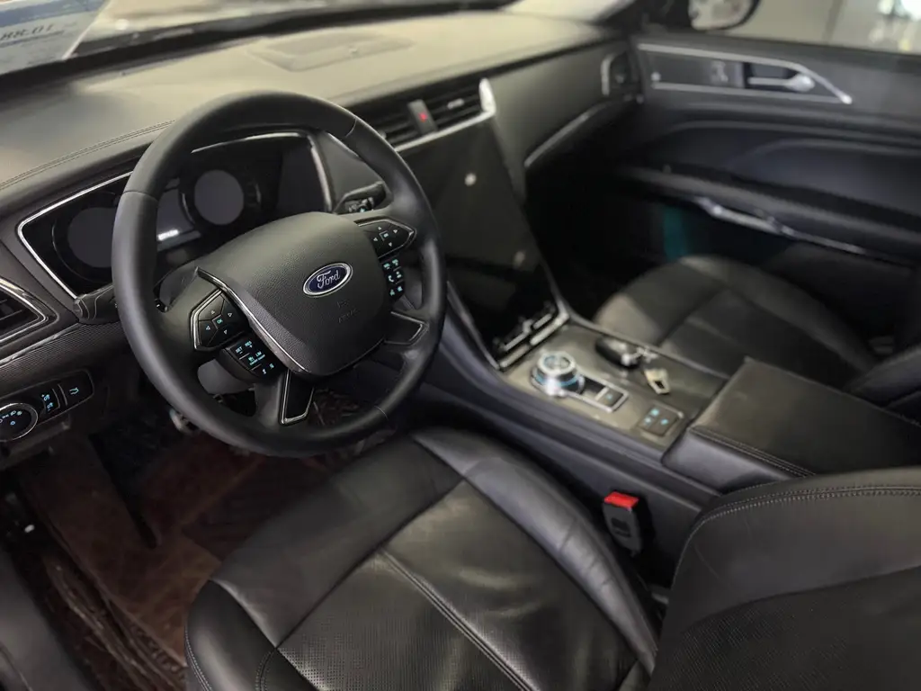Ford Taurus 2021