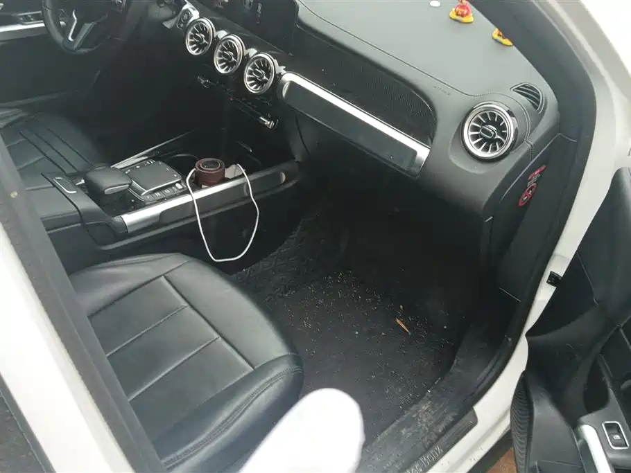 Mercedes-Benz GLB 2023