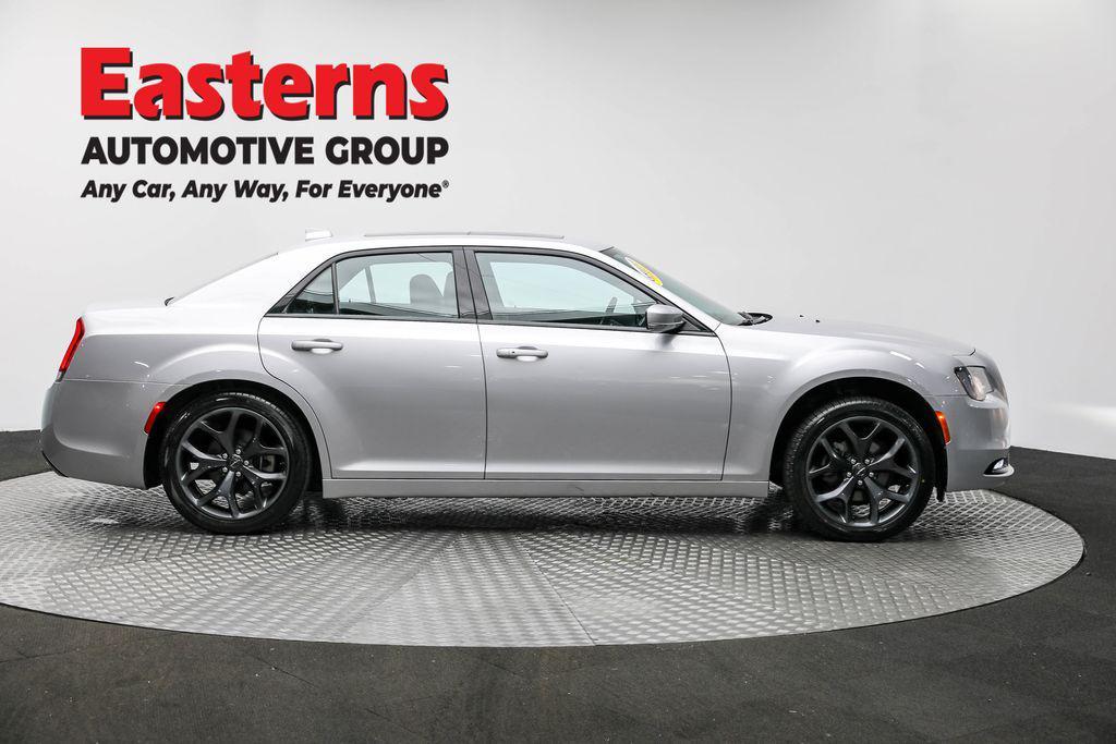 Chrysler 300 2023