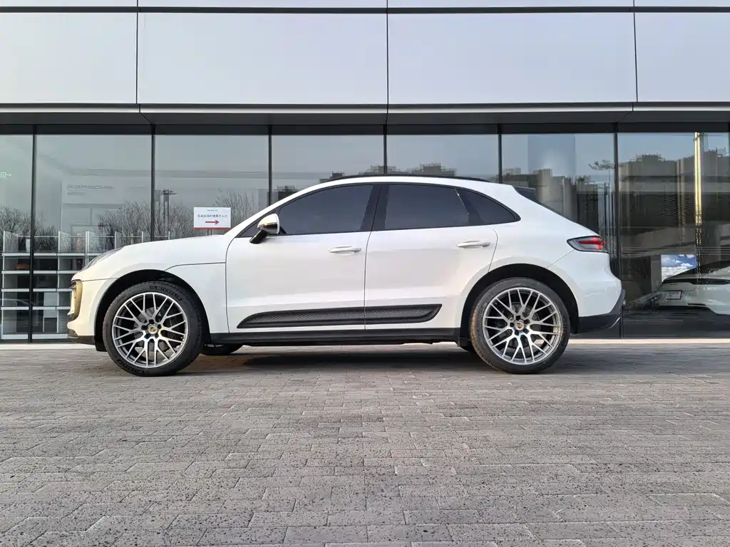 Porsche Macan 2025
