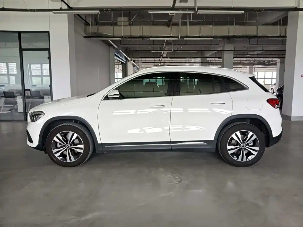 Mercedes-Benz GLA 2023