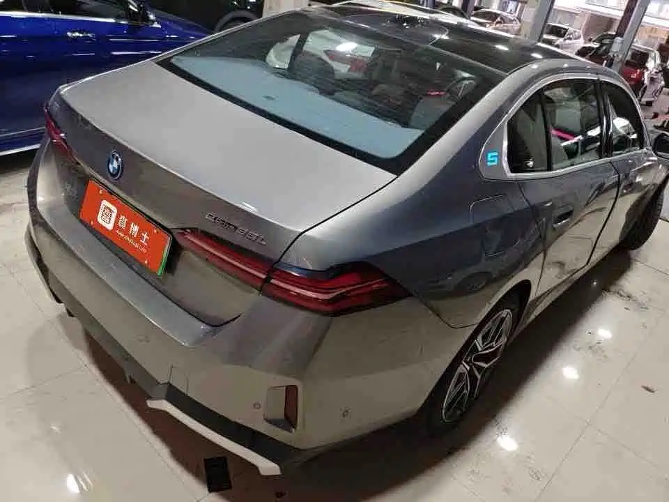 BMW i5 2024