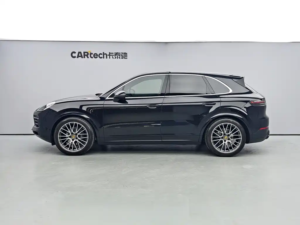 Porsche Cayenne 2022