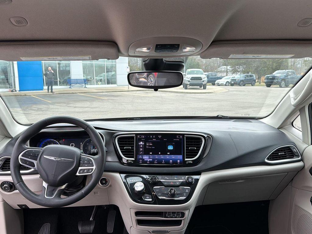 Chrysler Pacifica 2023