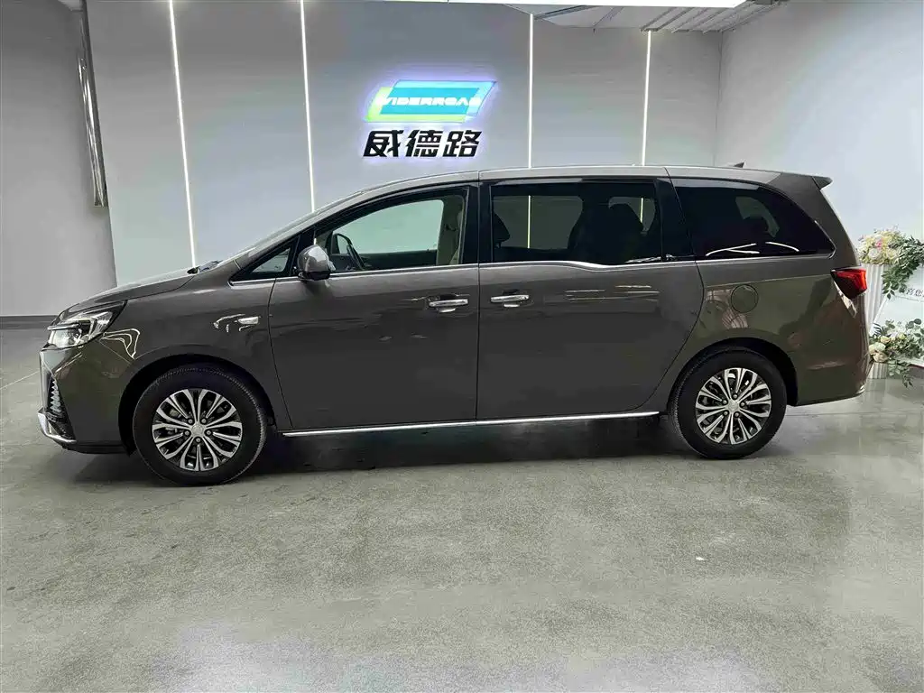 Buick GL8 2025