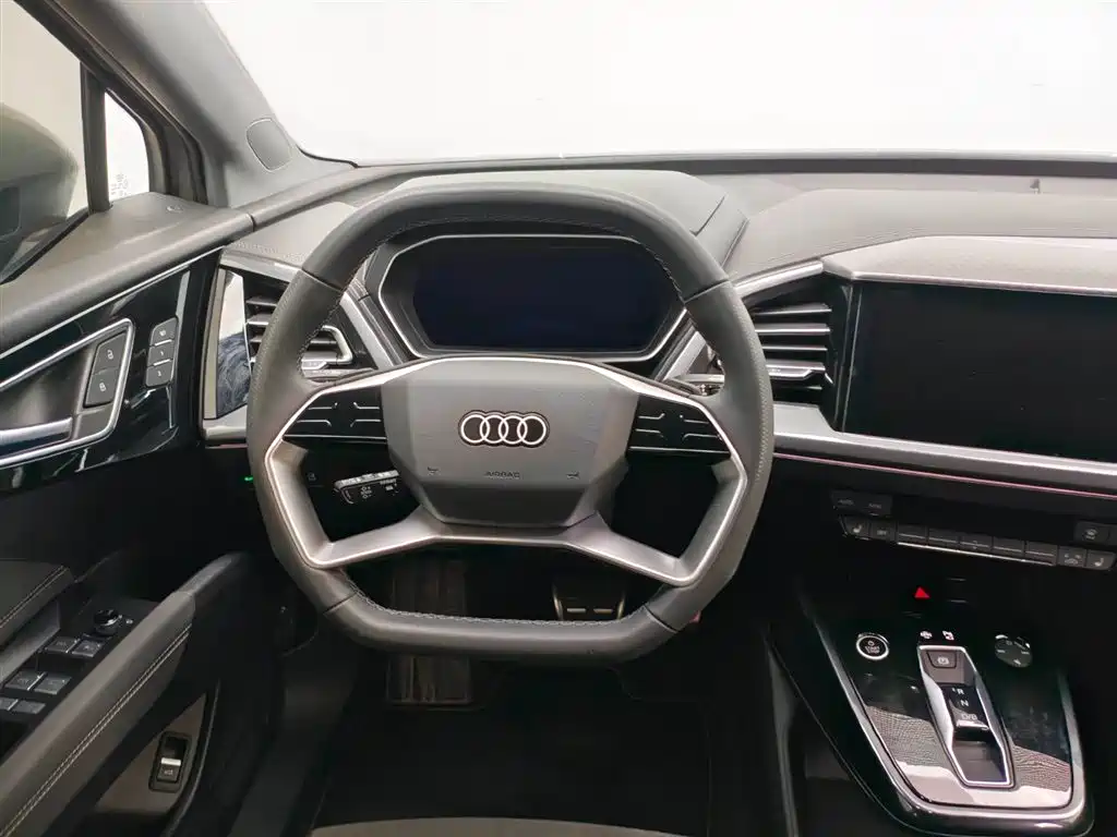Audi Q4 e-tron 2023