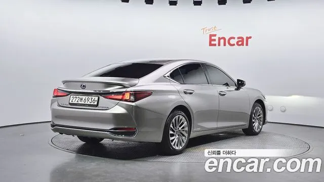 Lexus ES 2021
