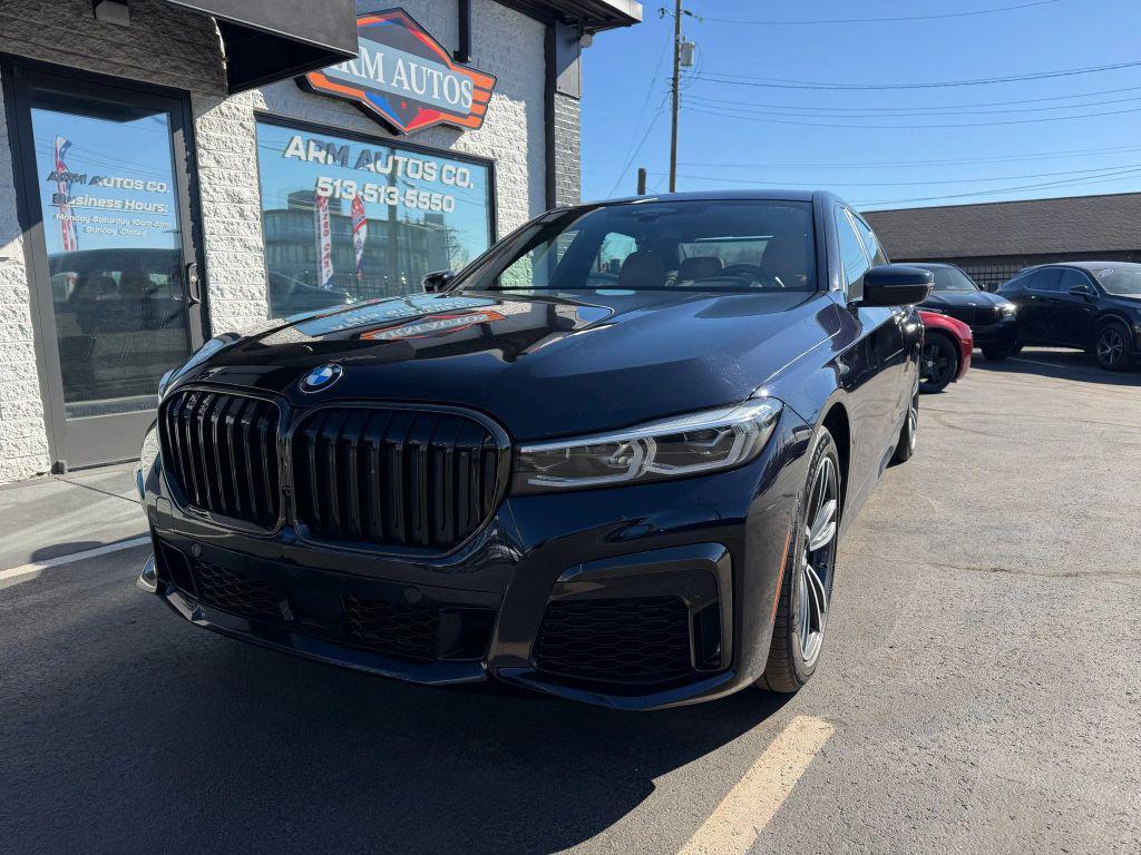 BMW 750 2022