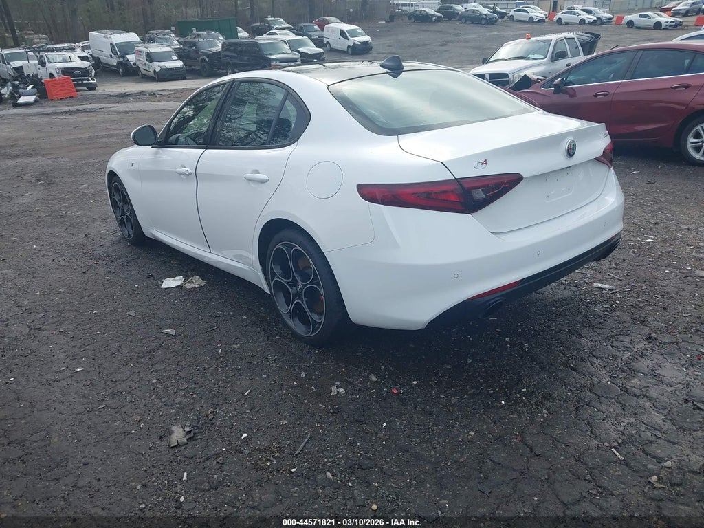 Alfa Romeo Giulia 2022