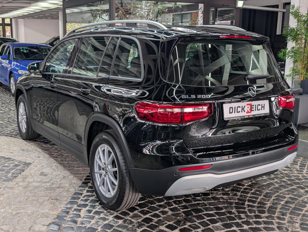 Mercedes-Benz GLB 200 2023