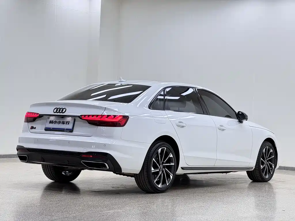 Audi A4 2023