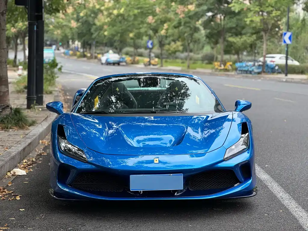 Ferrari F8 2021