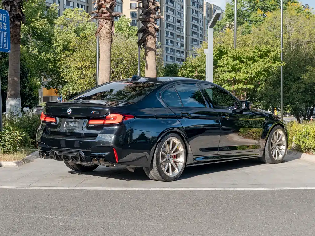 BMW M5 2021