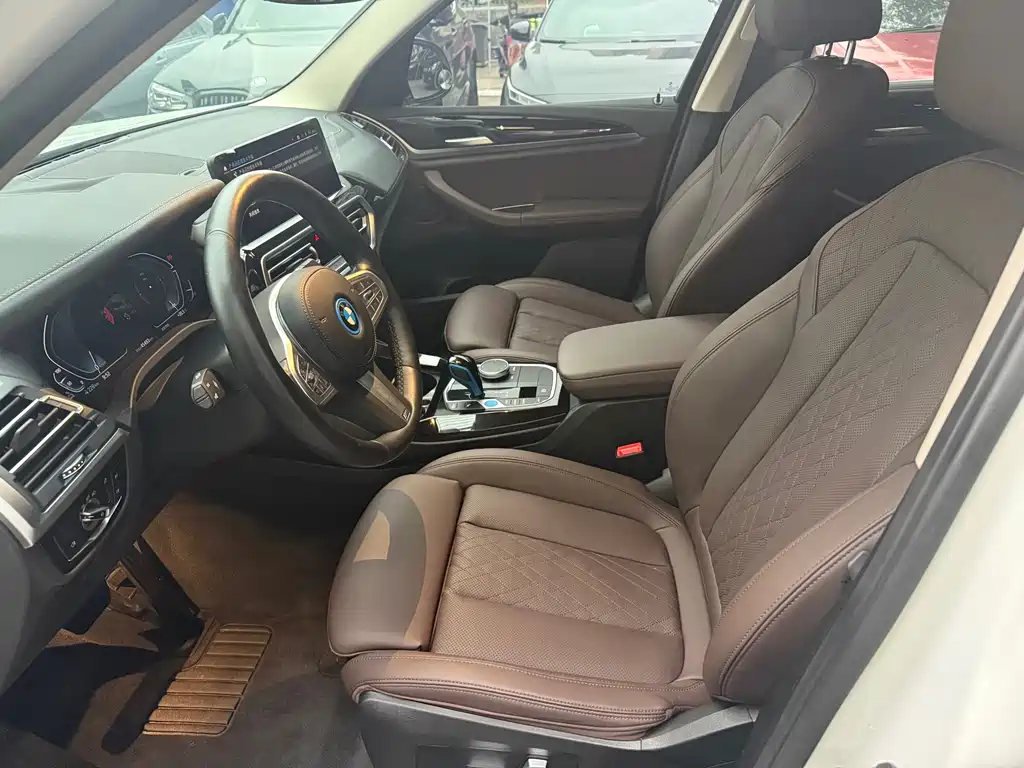 BMW iX3 2023
